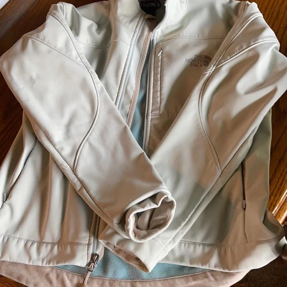 Used - Picture 1 of 7